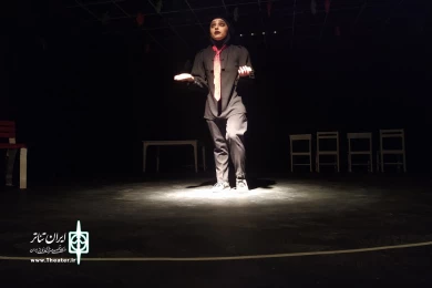 اجرای نمایش «آشغال مرد» در سی و سومین جشنواره تئاتر سیستان و بلوچستان