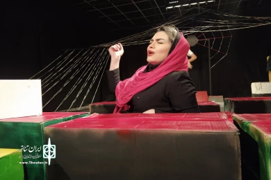 نمایش « گنجشکک اشی مشی » به کارگردانی مسعود نوری در بخش خیابانی سی و سومین جشنواره تئاتر سیستان و بلوچستان