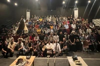 استقبال تماشاگران اجرای نمایش «اختراع هملت» را تمدید کرد